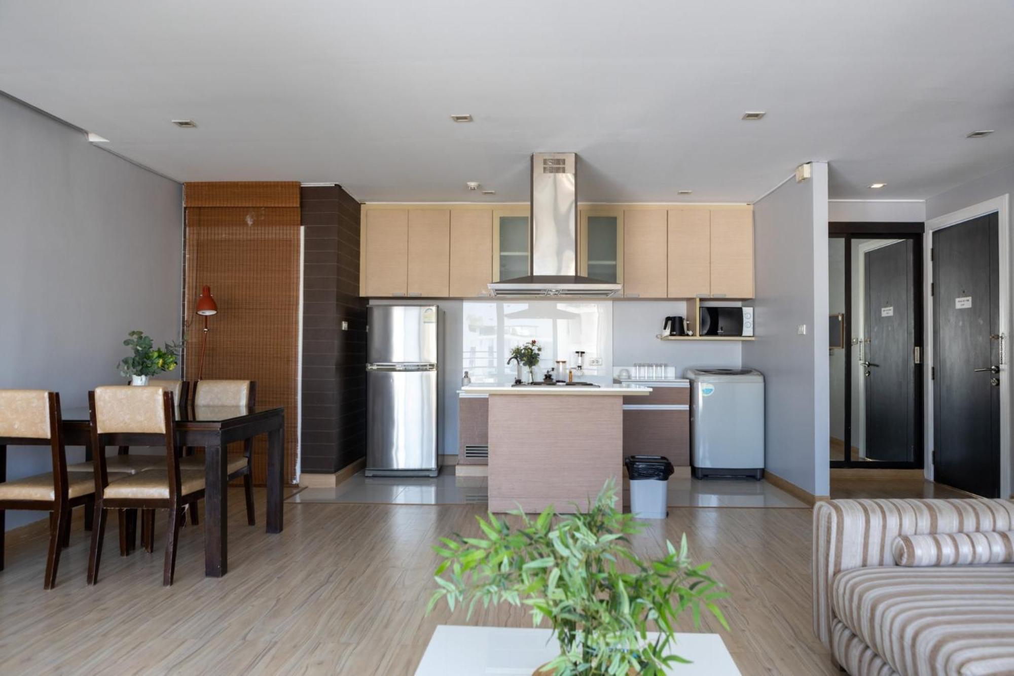 Go Inn Thonglor Бангкок Экстерьер фото